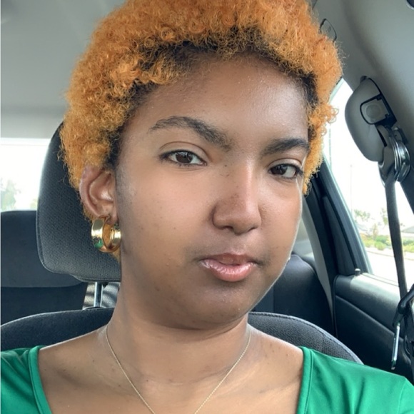 Meet your Posher, Isis - Picture 3 of 4